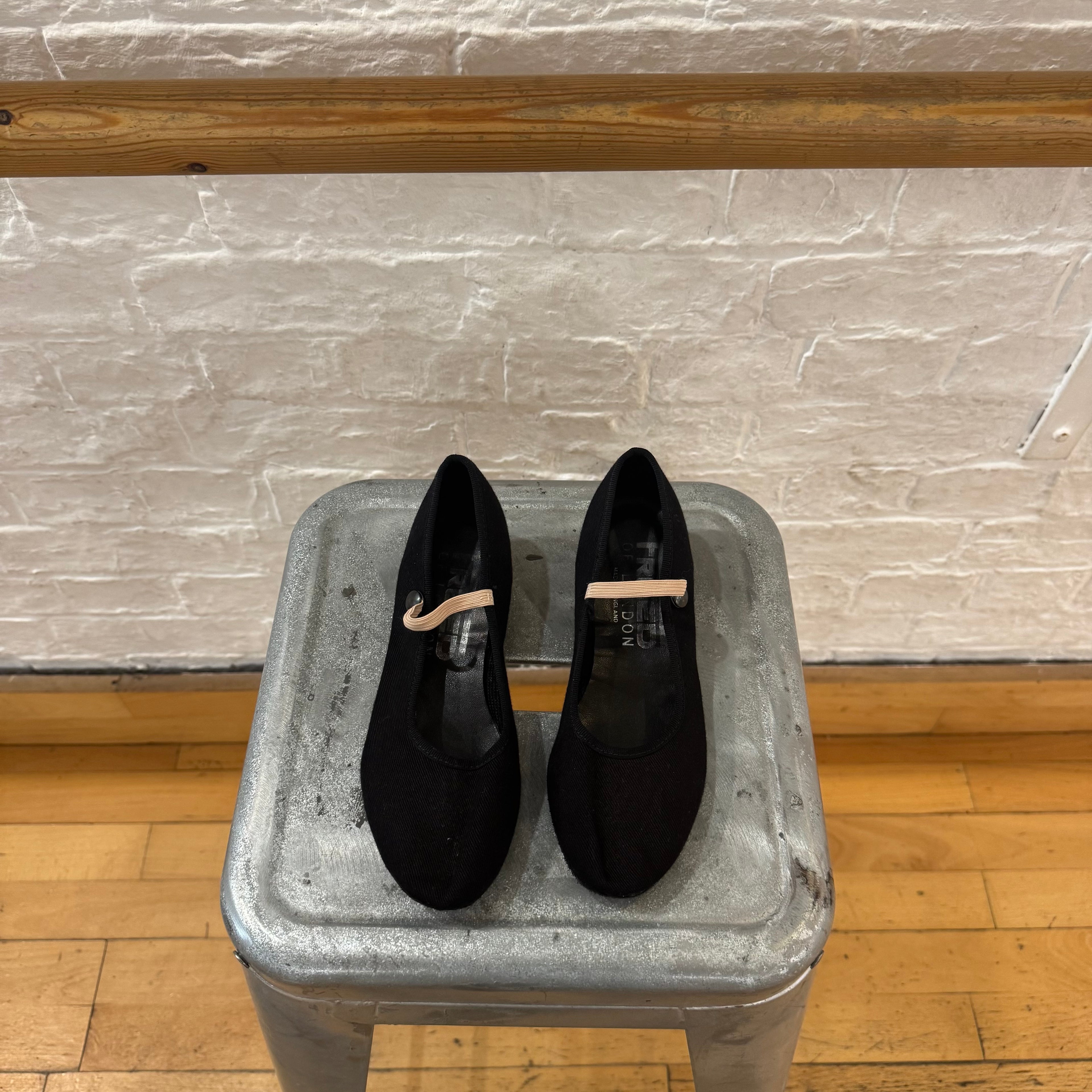 PRE-LOVED Freed of London Canvas Character Junior UK3