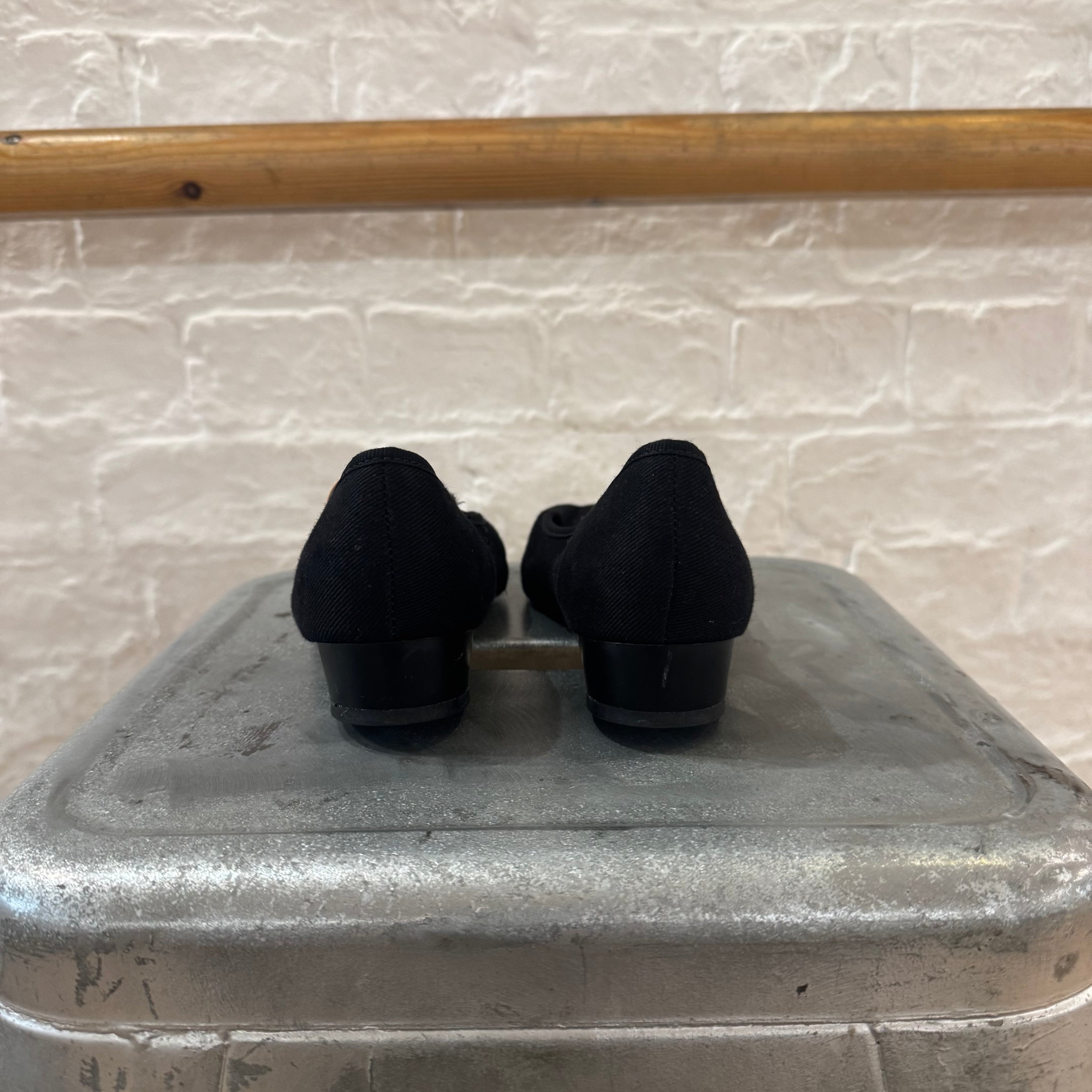 PRE-LOVED Freed of London Canvas Character Junior UK3