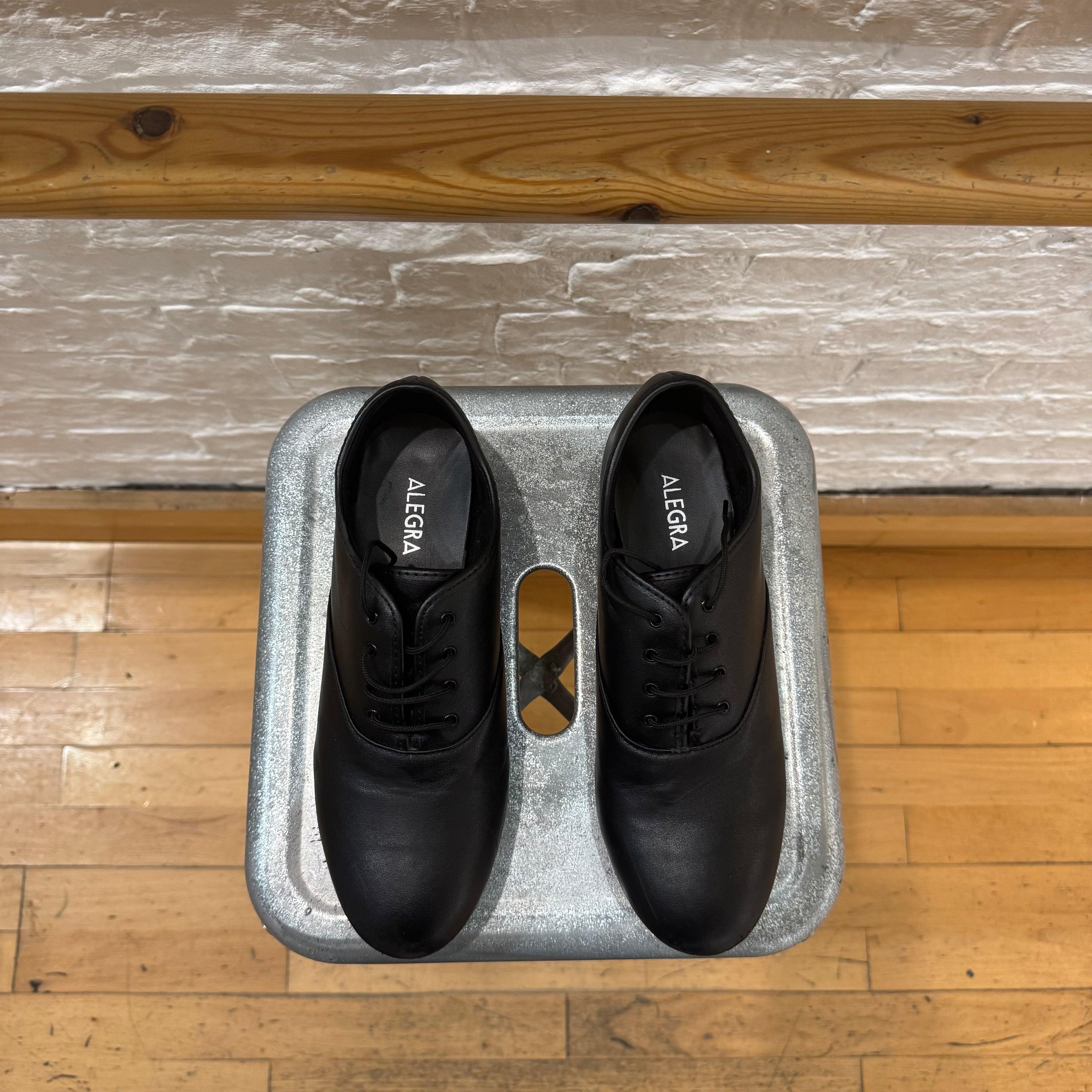 PRE-LOVED Alegra Black Unisex Oxford Tap Shoe - EU 41 / UK 7