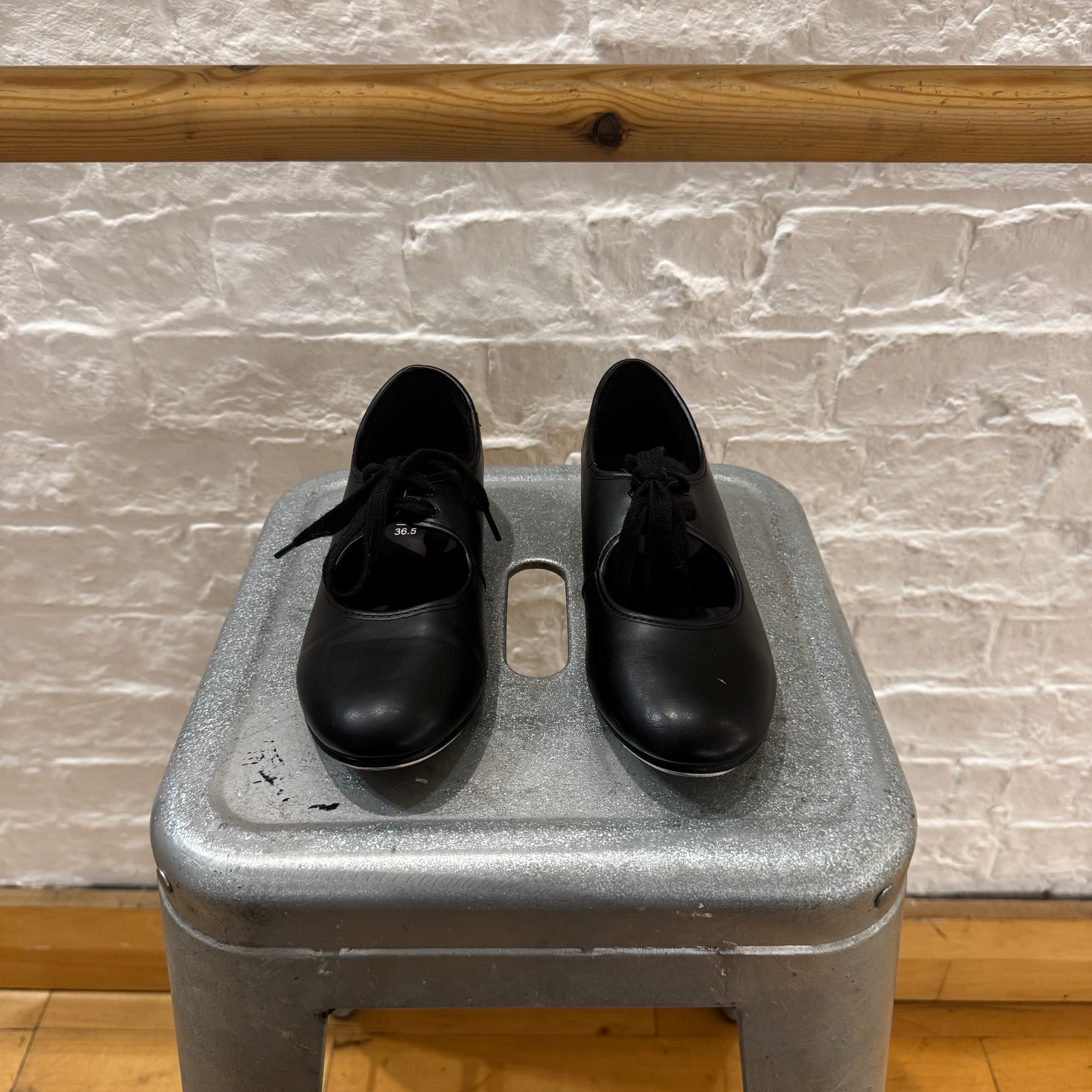 PRE-LOVED Roch Valley Low Heel PU Tap Shoes EU 36.5 / UK 3.5