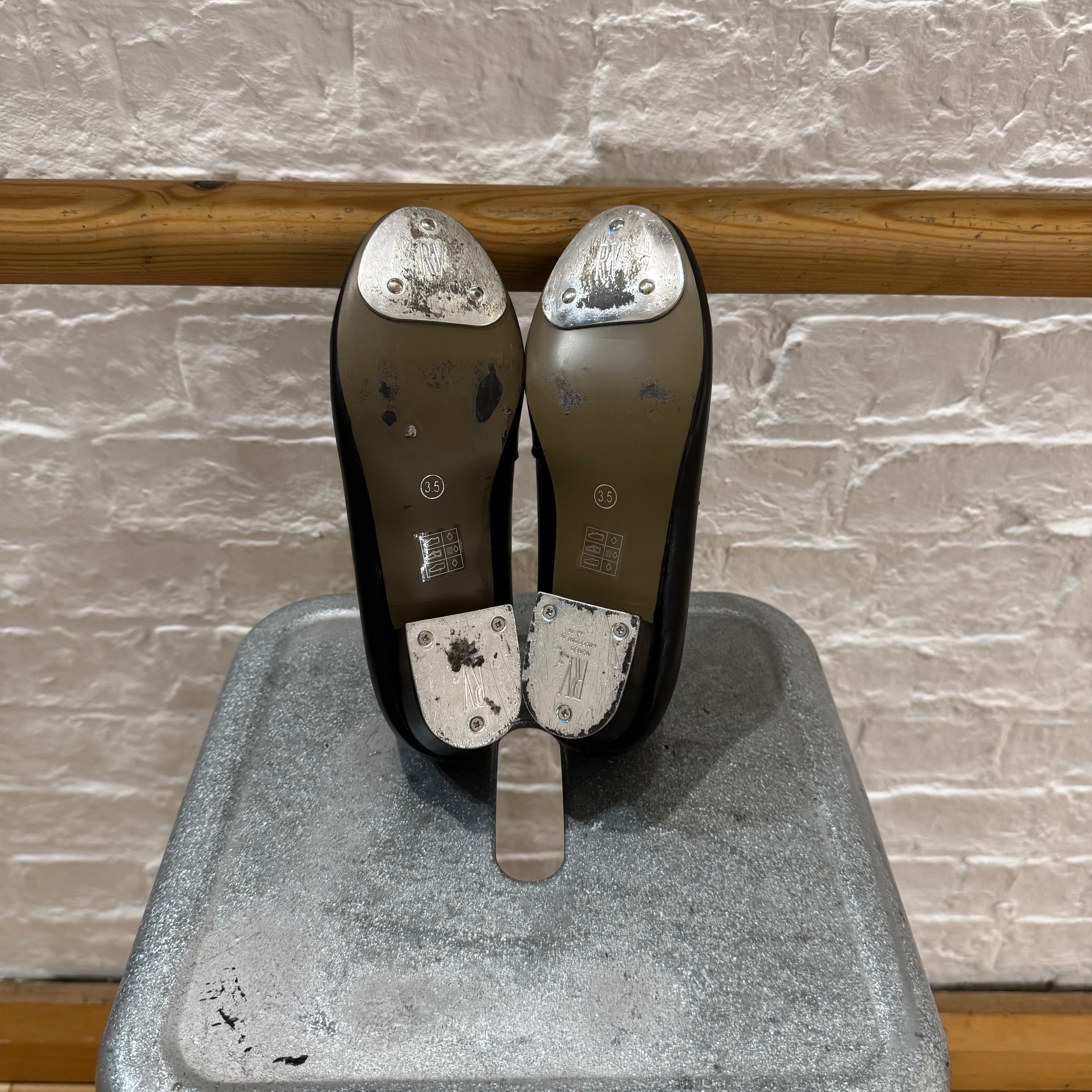 PRE-LOVED Roch Valley Low Heel PU Tap Shoes EU 36.5 / UK 3.5