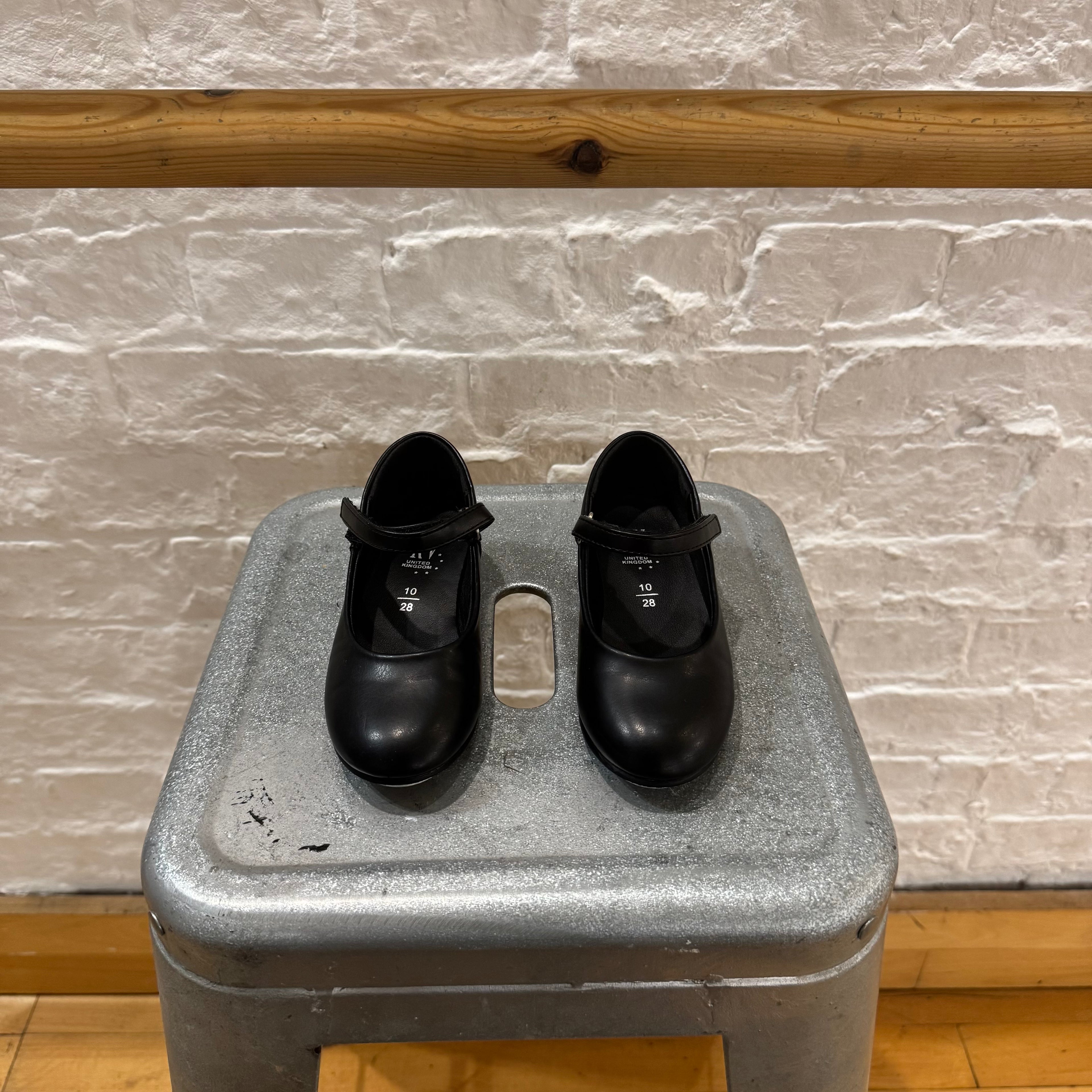 PRE-LOVED Roch Valley Velcro Fastening Tap Shoe EU 28 / UK 10