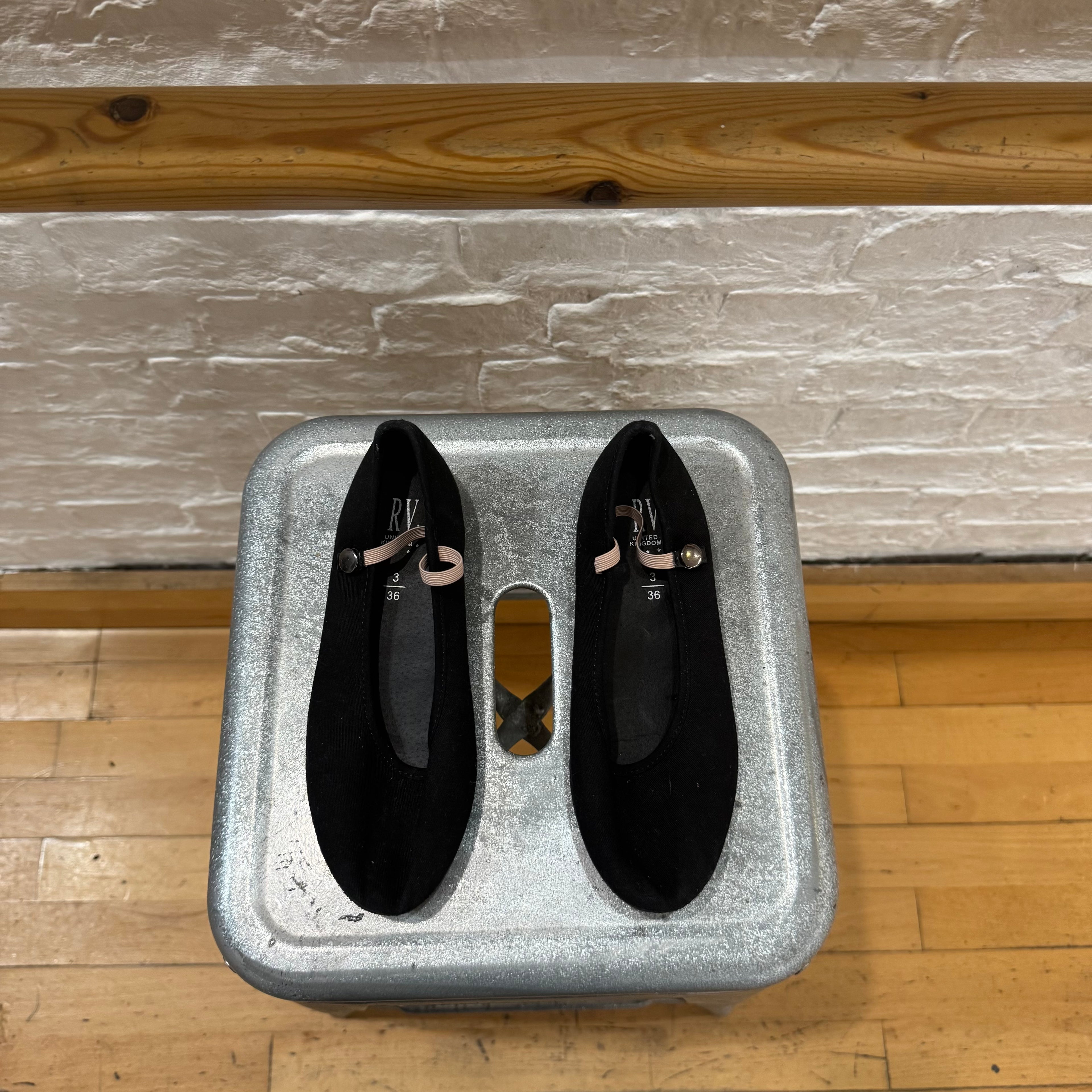 PRE-LOVED Roch Valley Regulation Low Heel Canvas Character Exam Shoes EU 36 / UK 3